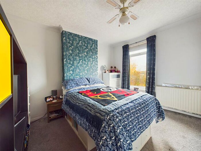 2 Bedroom End Of Terrace House For Sale In Bestwood Road, Nottingham, NG6