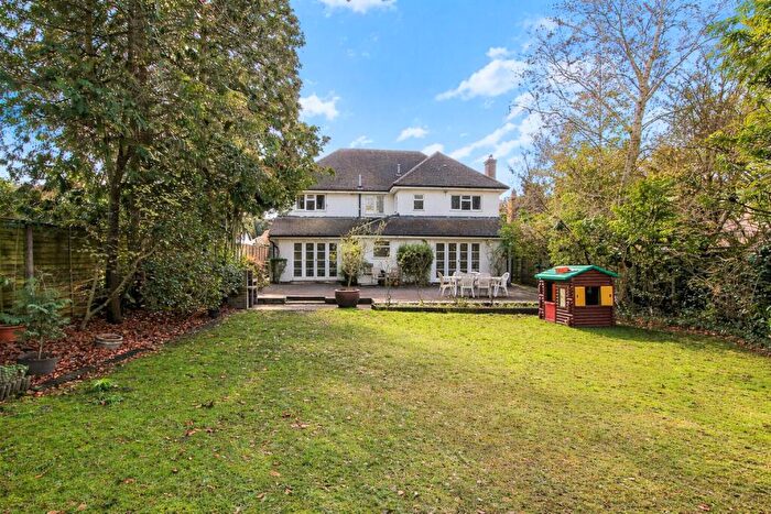 6 Bedroom Detached House For Sale In The Linkway, South Sutton, SM2