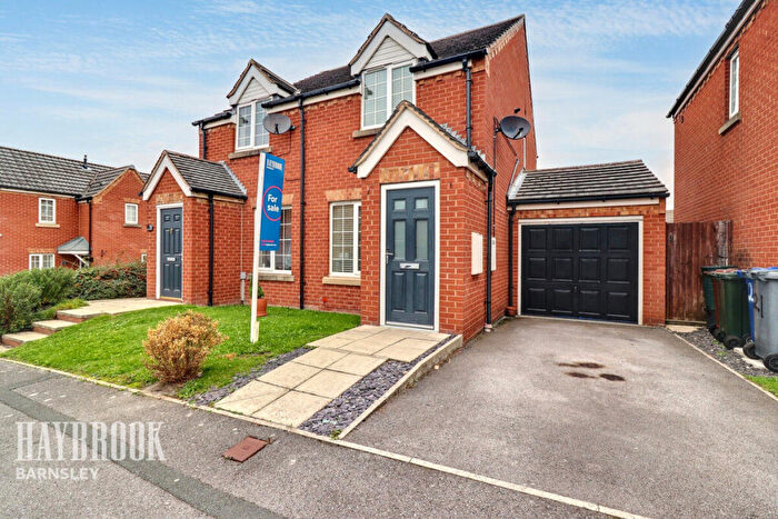 2 Bedroom Semi-Detached House For Sale In Oakroyd Crescent, Grimethorpe, S72