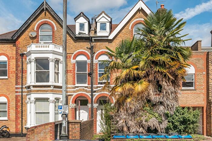 1 Bedroom Flat To Rent In Queens Road, Wimbledon, London, SW19