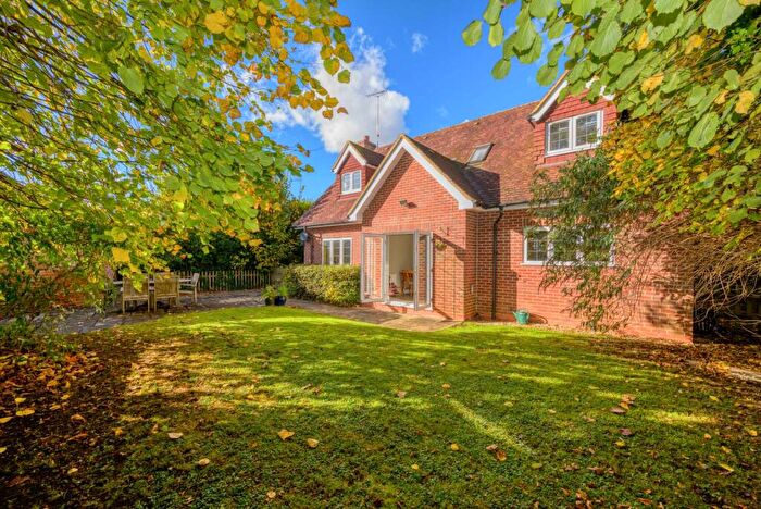 3 Bedroom Detached House For Sale In Gravel Hill, Peppard Common, Henley-on-Thames, South Oxfordshire, RG9