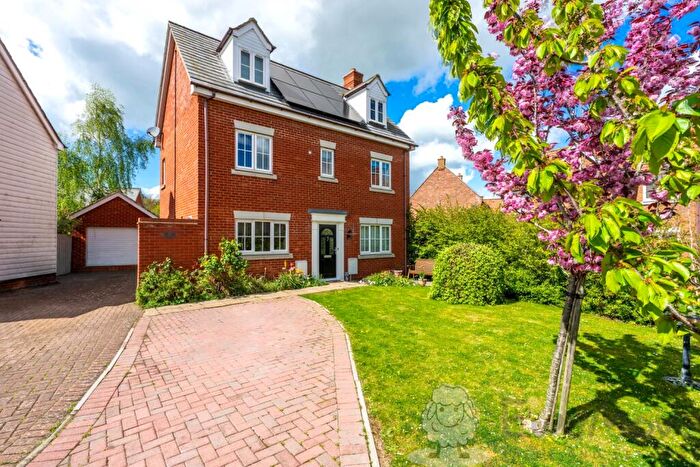 5 Bedroom Detached House For Sale In Wisteria Drive, Wymondham, Norfolk, NR18
