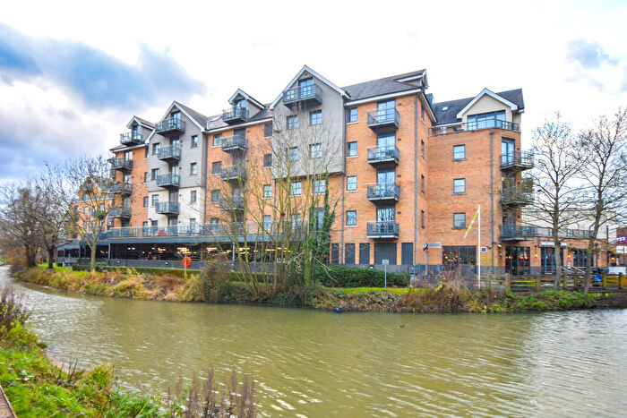 2 Bedroom Apartment For Sale In Riverside Wharf, Bishop's Stortford, CM23