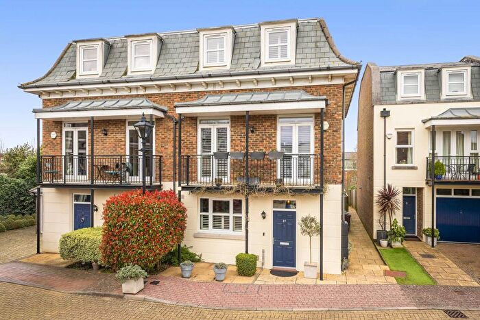 4 Bedroom Semi Detached House For Sale In Culverden Park Road, Tunbridge Wells (No Chain), TN4