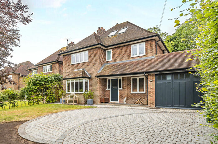 4 Bedroom Detached House For Sale In Manor Way, Guildford, Surrey, GU2