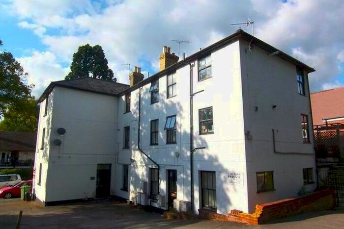 1 Bedroom Flat To Rent In The White House, High Street, Nutfield, Redhill, Surrey, RH1