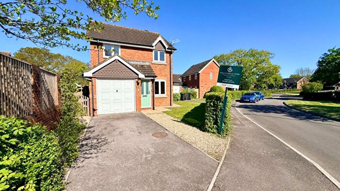 3 Bedroom Detached House For Sale In Vitre Gardens, Lymington, SO41