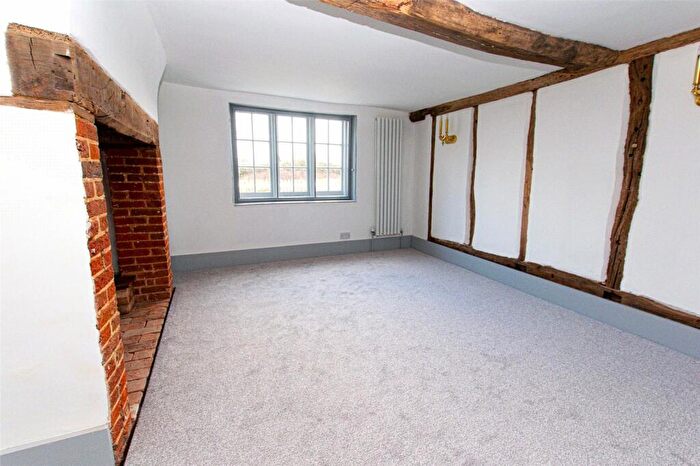 4 Bedroom Detached House For Sale In Watling Street, Hockliffe, Bedfordshire, LU7