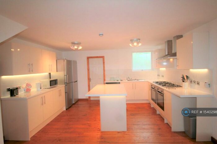 7 Bedroom Terraced House To Rent In Brailsford Road, Manchester, M14