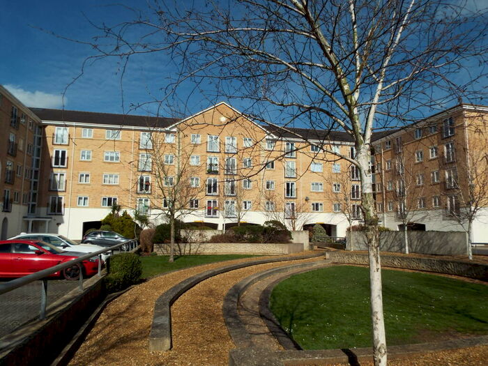 2 Bedroom Apartment To Rent In The Dell, Central, SO15