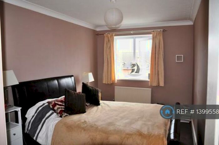 1 Bedroom Flat To Rent In Chapel Road, Redhill, RH1