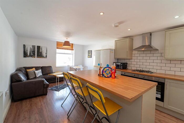 6 Bedroom House To Rent In Stansted Road, Southsea, PO5