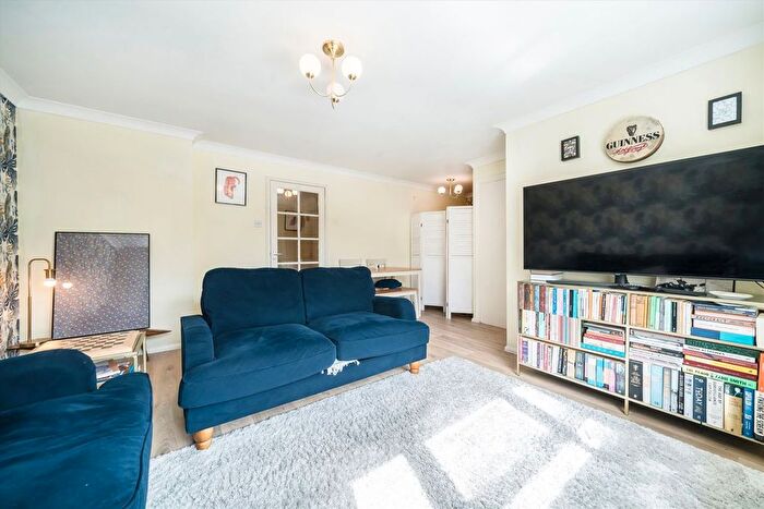 2 Bedroom Flat To Rent In Henry Doulton Drive, Tooting, SW17
