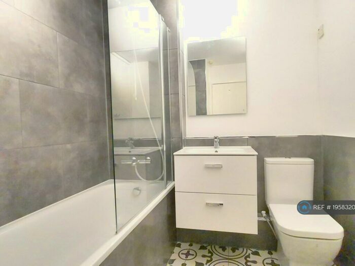 1 Bedroom Flat To Rent In St. Arvans Close, Croydon, CR0