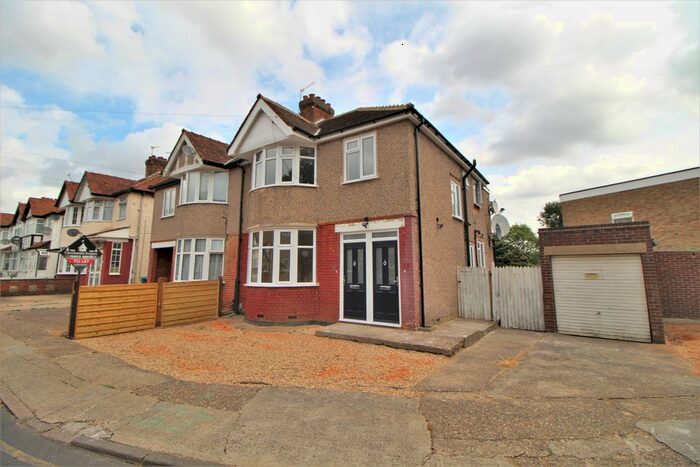2 Bedroom Maisonette To Rent In The Croft, Wembley, HA0