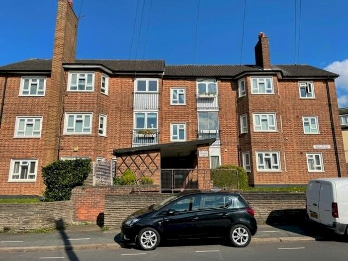 2 Bedroom Semi-Detached House To Rent In Chingford Lane, Woodford Green, Essex, IG8