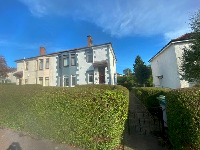 2 Bedroom Flat To Rent In Gartcraig Road, G33