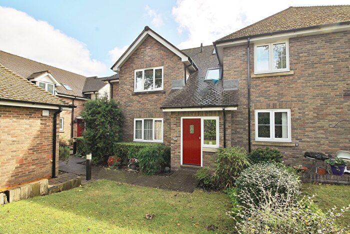 2 Bedroom Flat For Sale In Oakley Gardens, Applewood Grove, Waterlooville, PO7