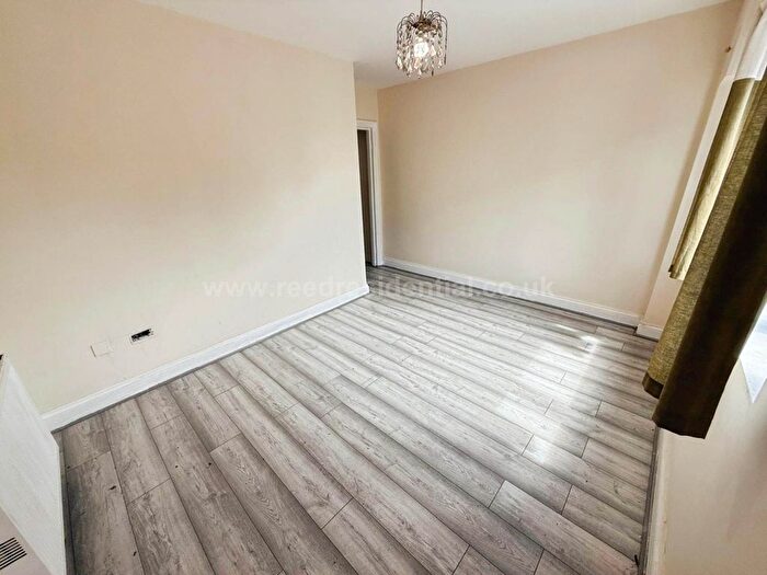 2 Bedroom Flat To Rent In West Street, Southend On Sea, SS2