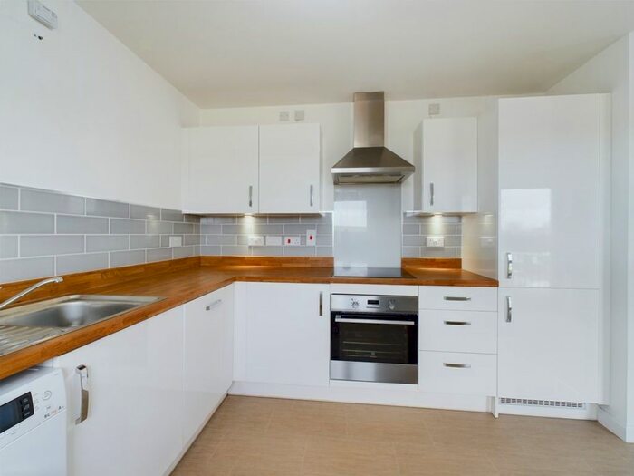 2 Bedroom Flat To Rent In Sutherland Road, London, E17