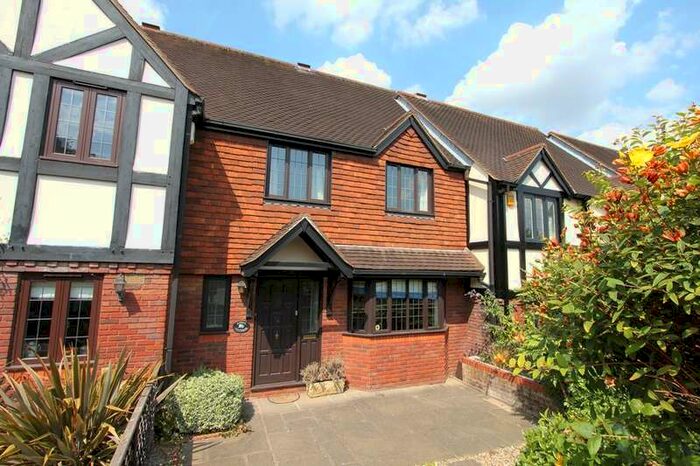 3 Bedroom Terraced House To Rent In South Park, Gerrards Cross, SL9