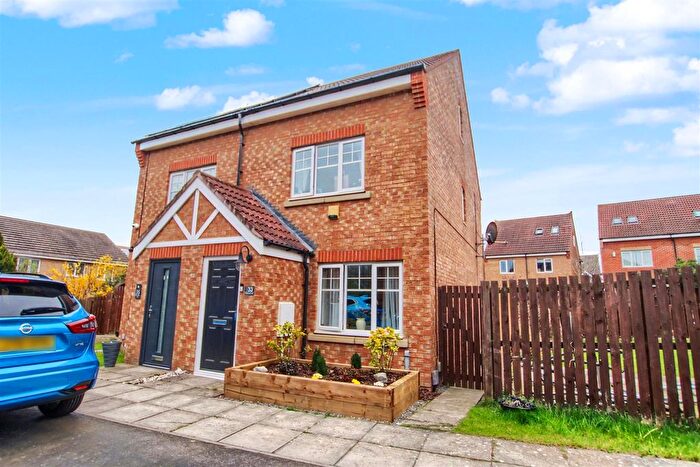 3 Bedroom Semi-Detached House For Sale In Hatchlands Park, Ingleby Barwick, TS17