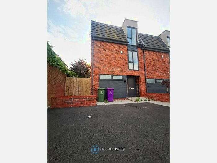 4 Bedroom End Of Terrace House To Rent In Darmonds Green Avenue, Liverpool, L6