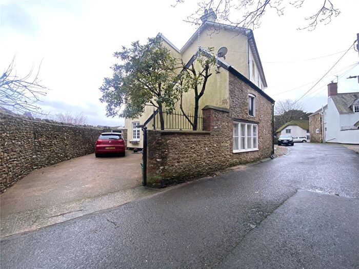 1 Bedroom Flat To Rent In Vicarage Street, Colyton, Devon, EX24