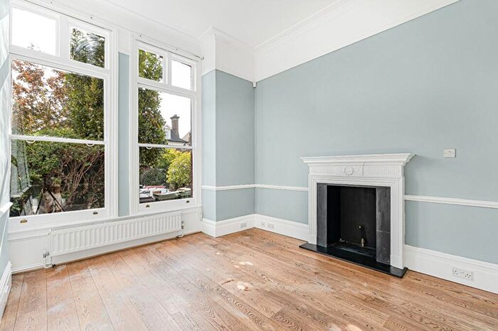 3 Bedroom Flat To Rent In Arkwright Road, Hampstead, NW3
