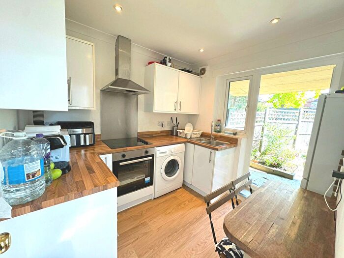 2 Bedroom Terraced House To Rent In Pipewell Road, Surrey, SM5