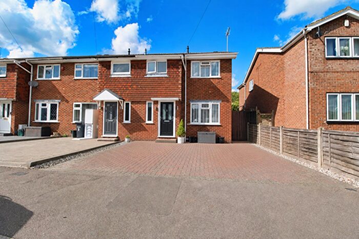 3 Bedroom Semi-Detached House For Sale In Brickcroft, Broxbourne, EN10