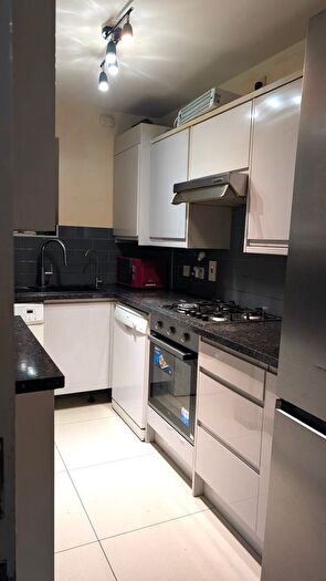 2 Bedroom Flat To Rent In Stuart House, Beaulieu Avenue, London, E16