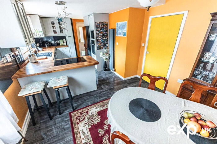 3 Bedroom Semi-Detached House For Sale In Bonnington Crescent, Nottingham, Bestwood, NG5
