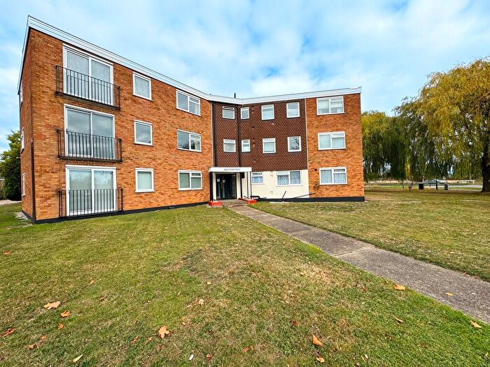 2 Bedroom Apartment For Sale In Southchurch Boulevard, Southend-on-Sea, SS2