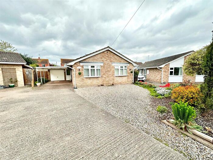 2 Bedroom Detached Bungalow For Sale In Sunset Place, Huntley, Gloucester, GL19