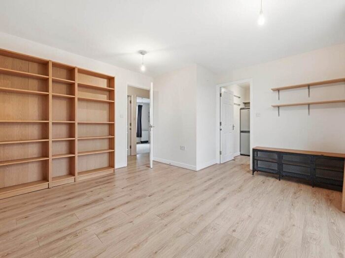 2 Bedroom Flat For Sale In Albatross Close, Beckton, London, E6