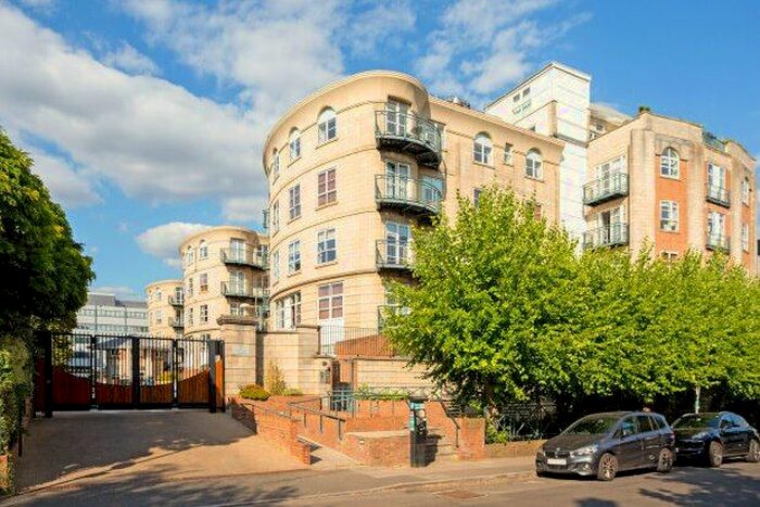 2 Bedroom Flat To Rent In Worple Road, London, SW19