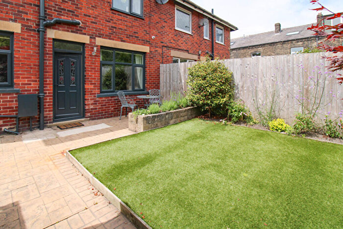 3 Bedroom Semi-Detached House For Sale In Rochdale Road, Walsden, Todmorden, OL14