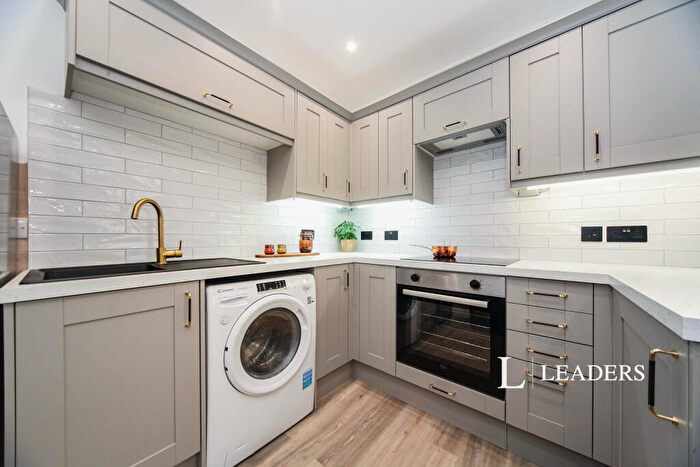 1 Bedroom Flat To Rent In Optima House High Street South, LU6