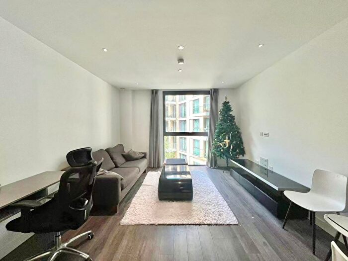 2 Bedroom Flat To Rent In Alie Street, London, E1
