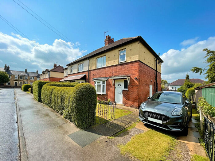 3 Bedroom Semi Detached House For Sale In Belle Vue Drive, Farsley, LS28