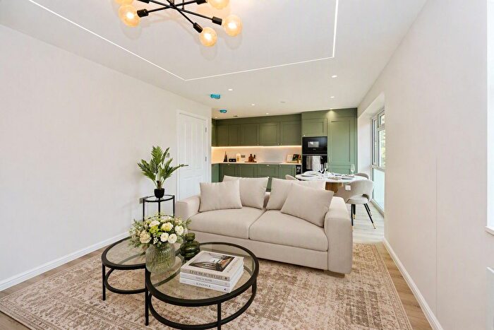 2 Bedroom Flat For Sale In Eaton Road, Sutton, SM2