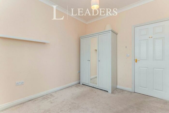 4 Bedroom Town House To Rent In Cavendish Walk, Epsom, KT19