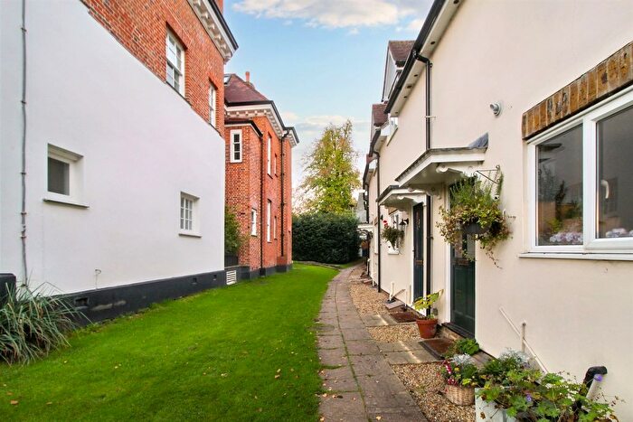 2 Bedroom Detached House To Rent In Twyford Mill, CM22