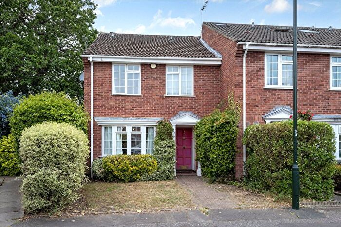 4 Bedroom End Terrace House For Sale In Abbottsmede Close, Strawberry Hill, TW1