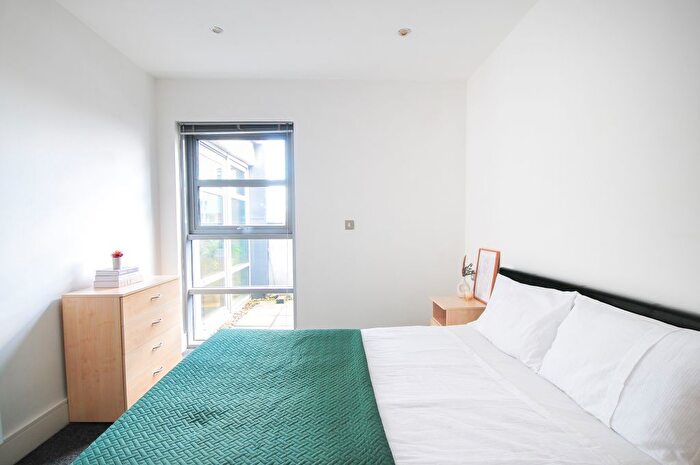 2 Bedroom Flat To Rent In Whitworth Street, Manchester, M1