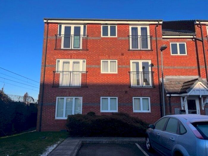 2 Bedroom Flat To Rent In Oakwood Grove, Radcliffe, M26