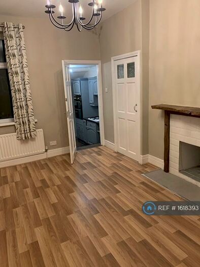 2 Bedroom Maisonette To Rent In Raby Street, Gateshead, NE8