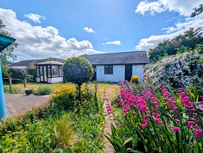 3 Bedroom Bungalow For Sale In Mapledene Close, Totnes, TQ9