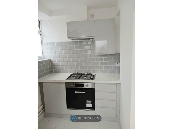 2 Bedroom Flat To Rent In Watford, Watford, WD18